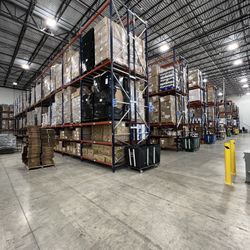 Teardrop Pallet Racks 42”x16’ Uprights Pallet Racking 