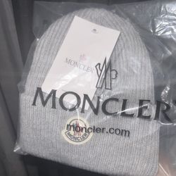Moncler beanie 