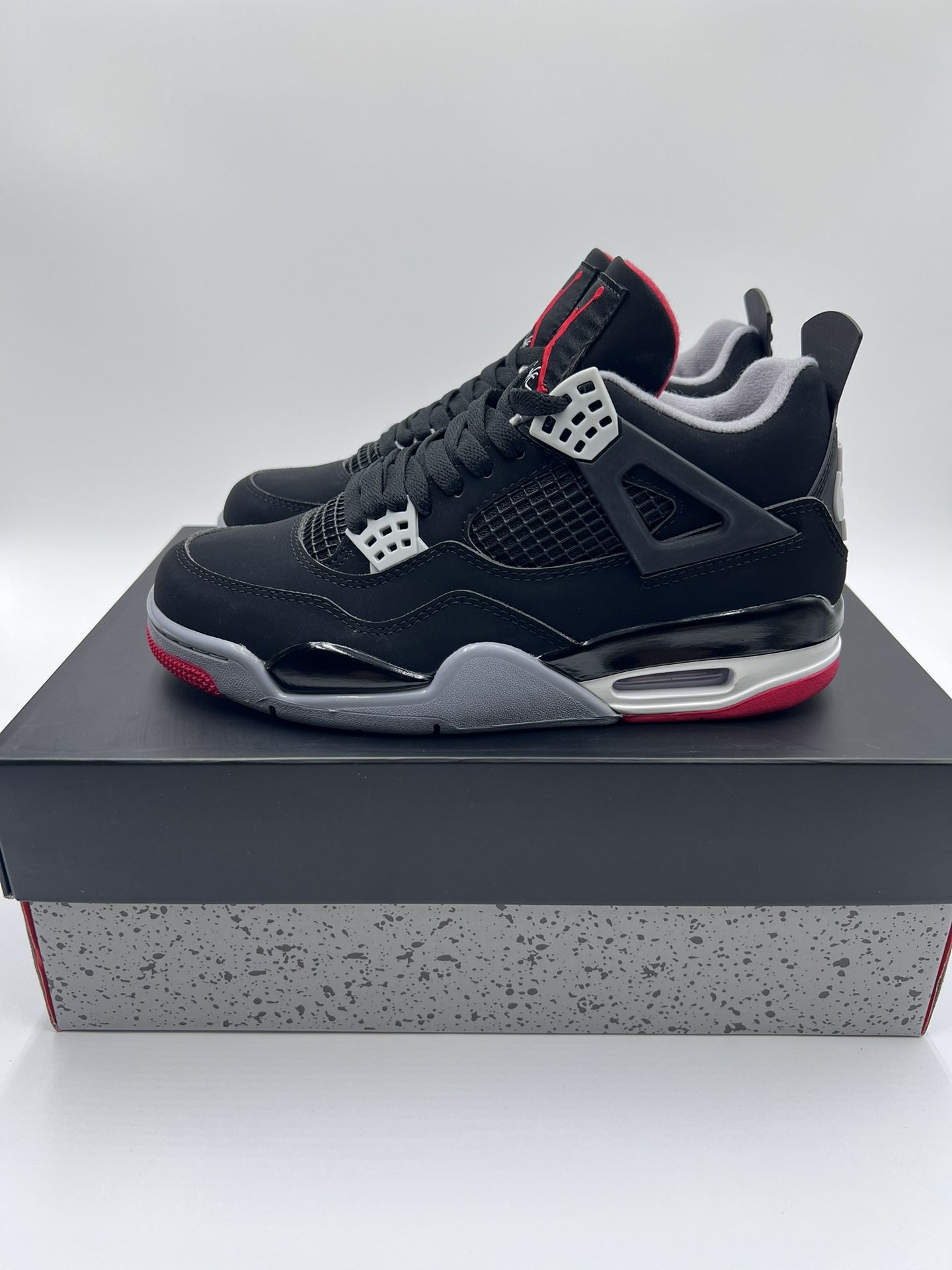 Bred Jordan 4 Retro