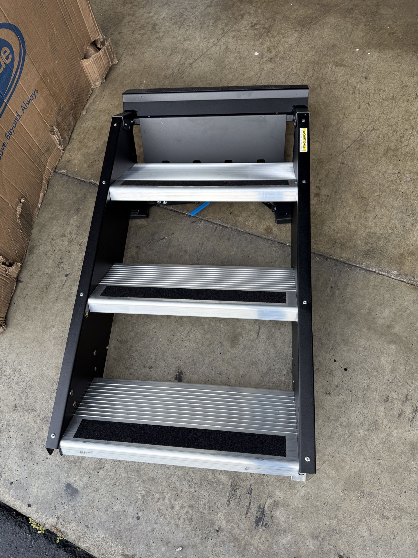 Mor/Ryde STP-206 StepAbove 3-Step RV Entry Steps 26" to 28" Door Width #6