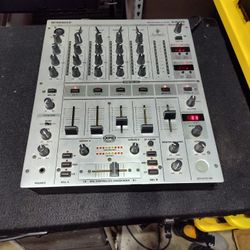 Beringer 4 Channel Mixer 
