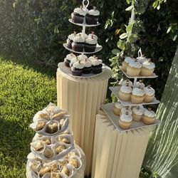 Cake stand