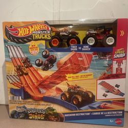 Hot Wheels 2025 Monster Truck RaceDown Destruction Track Set  + 2 Trucks – New