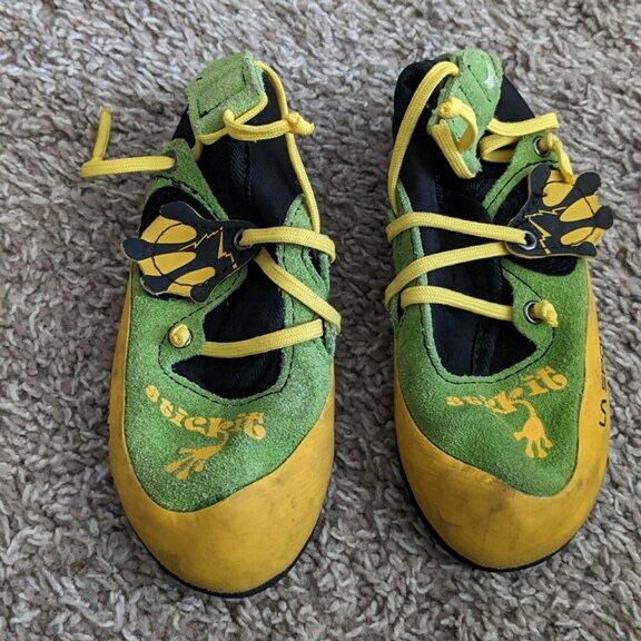 Size 11 Football Cleats for Sale in Woodinville, WA - OfferUp