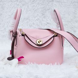 Beautiful  Hand Or Crossbody Bag
