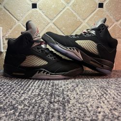 Jordan 5s “Metallic” OG 2016 pair  -Size 12M -Og all  -Barley used  -Icy bottoms❄️
