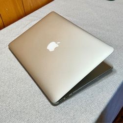Apple MacBook Air 13” i5/8GB/256GB SSD $180