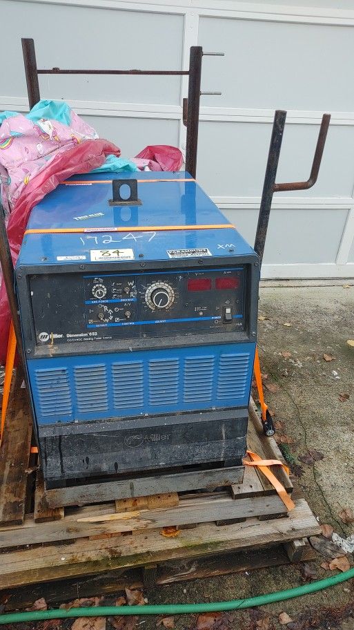 DIMENSION 652 Welder (Equipment Only). No cables included.
