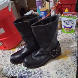 Harley Davidson Boots Almost brand new only worn twice.