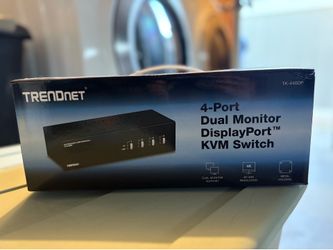 4-Port Dual Monitor DisplayPort KVM Switch