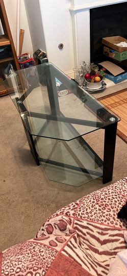 The glasses coffee table
