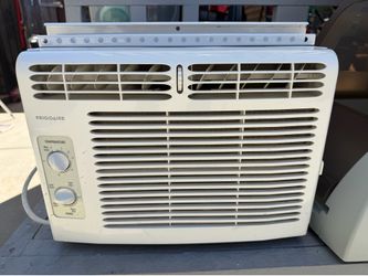 AC window unit