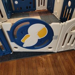 PLAY  YARD /PLAYPEN  FOLDABLE   
