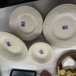 Wedgwood Patrician 20 Piece Dinnerware Set - England - White Embossed Porcelain 