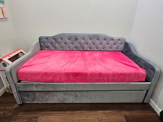 Trundle Bed with Mattresses - Excellent Condition!