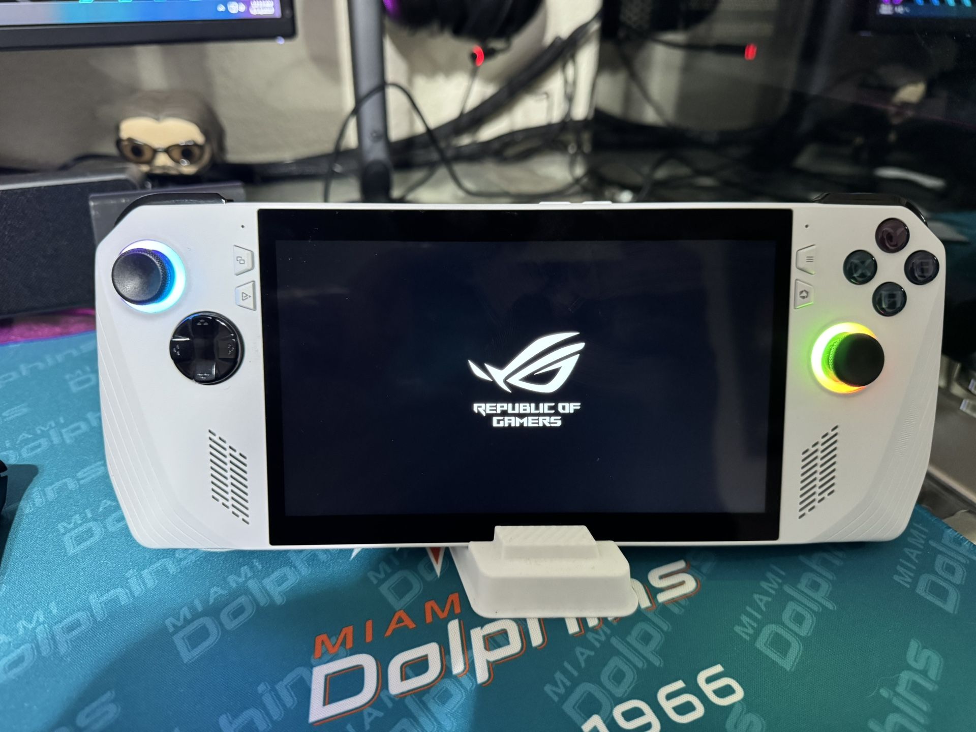 ROG Ally Z1 Extreme W/ 512GB SD