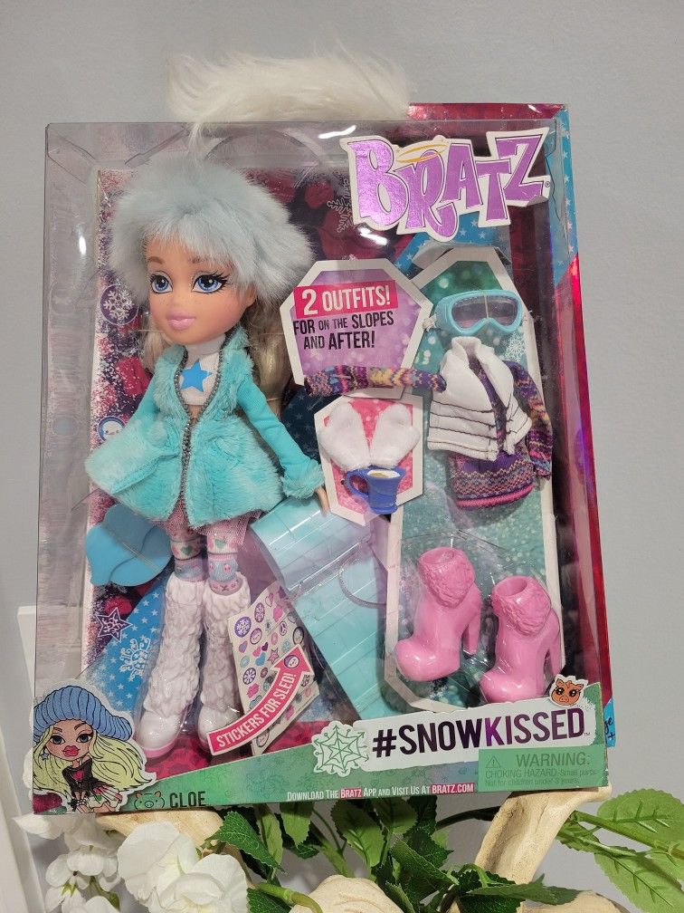 Bratz Doll 2015 Snowkissed CLOE (Brand New)