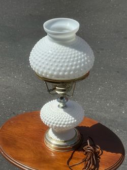 Vintage Milk Glass Hobnail Table Lamp