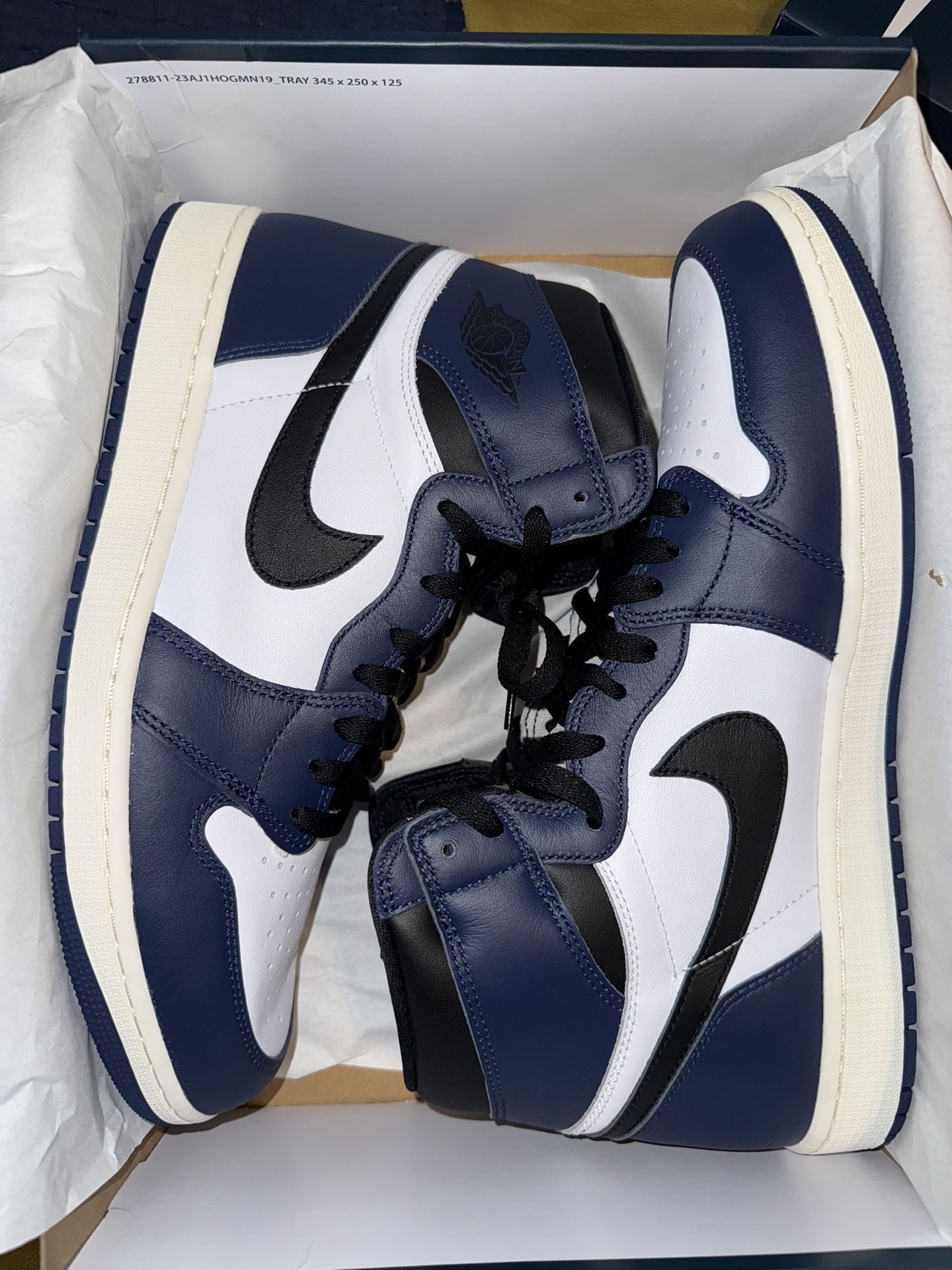 Air Jordan 1 Retro - High OG - Size 13 - BRAND NEW