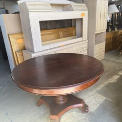 Round Table No Chairs