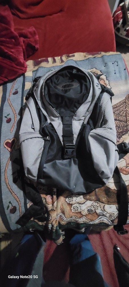 Oakley waterproof backpack