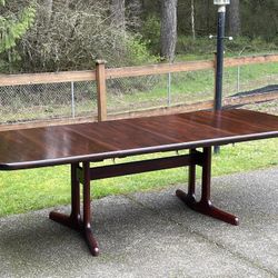 Mid Century Modern Danish rosewood  Dining Table 