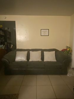 2013 LA-Z Loveseat Couch. Love Sat Here.