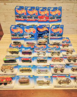 Vintage 90's Die Cast Hot Wheels cars Original packaging 29 cars