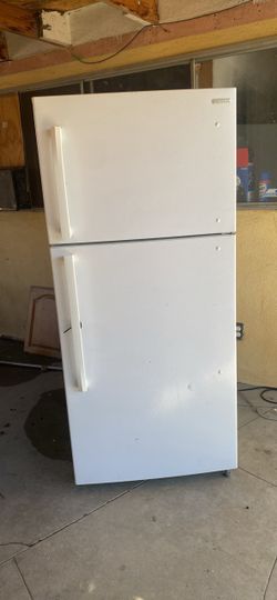 Insignia refrigerator