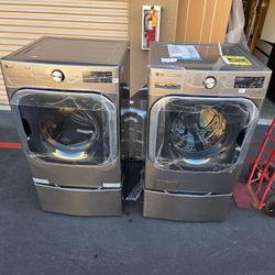 LG Front Load Washer And Gas Dryer W Pedestal 29 Inchs Wide 