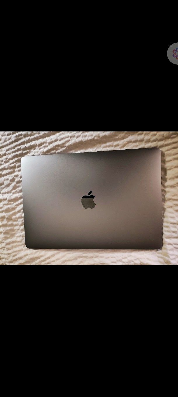 New MacBook Air M1 Mint Cond