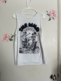 New women’s top size medium