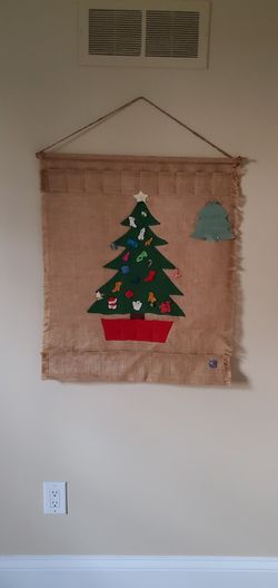 Burlap Wall Hanging Christmas Decor 🎄 W/pockets. Handmade 