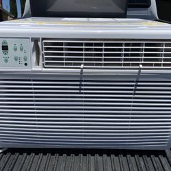 AC Keystone Window AC 25,000btu 220V House AC/ Heater