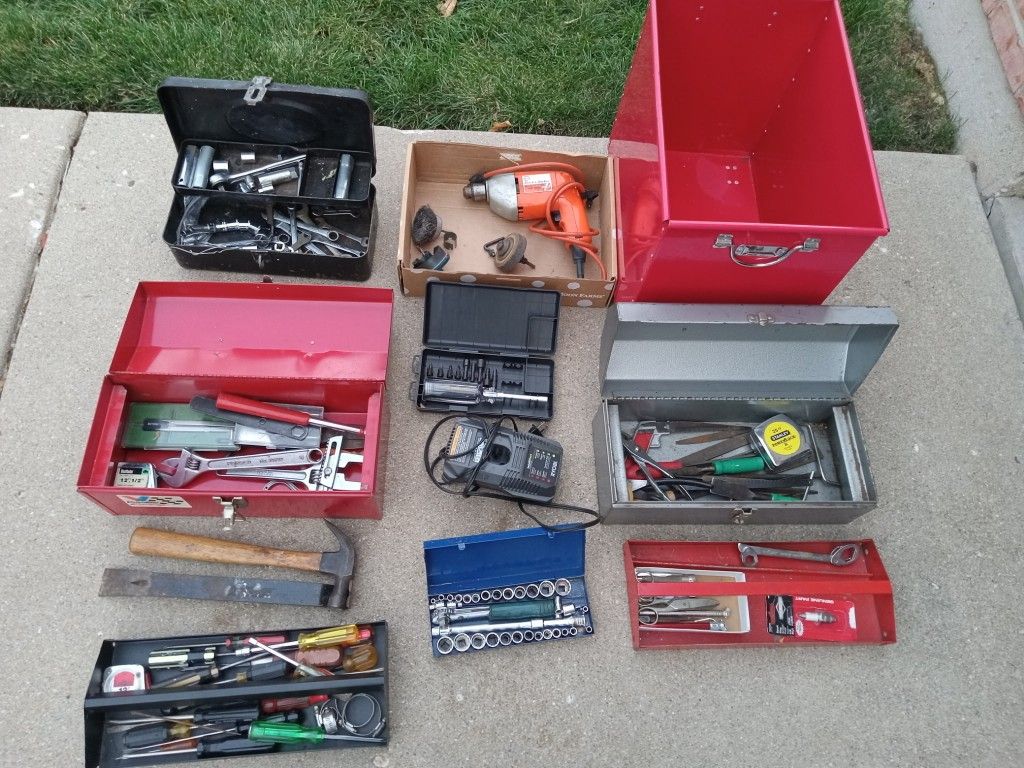 Tool Assortment (Lot)