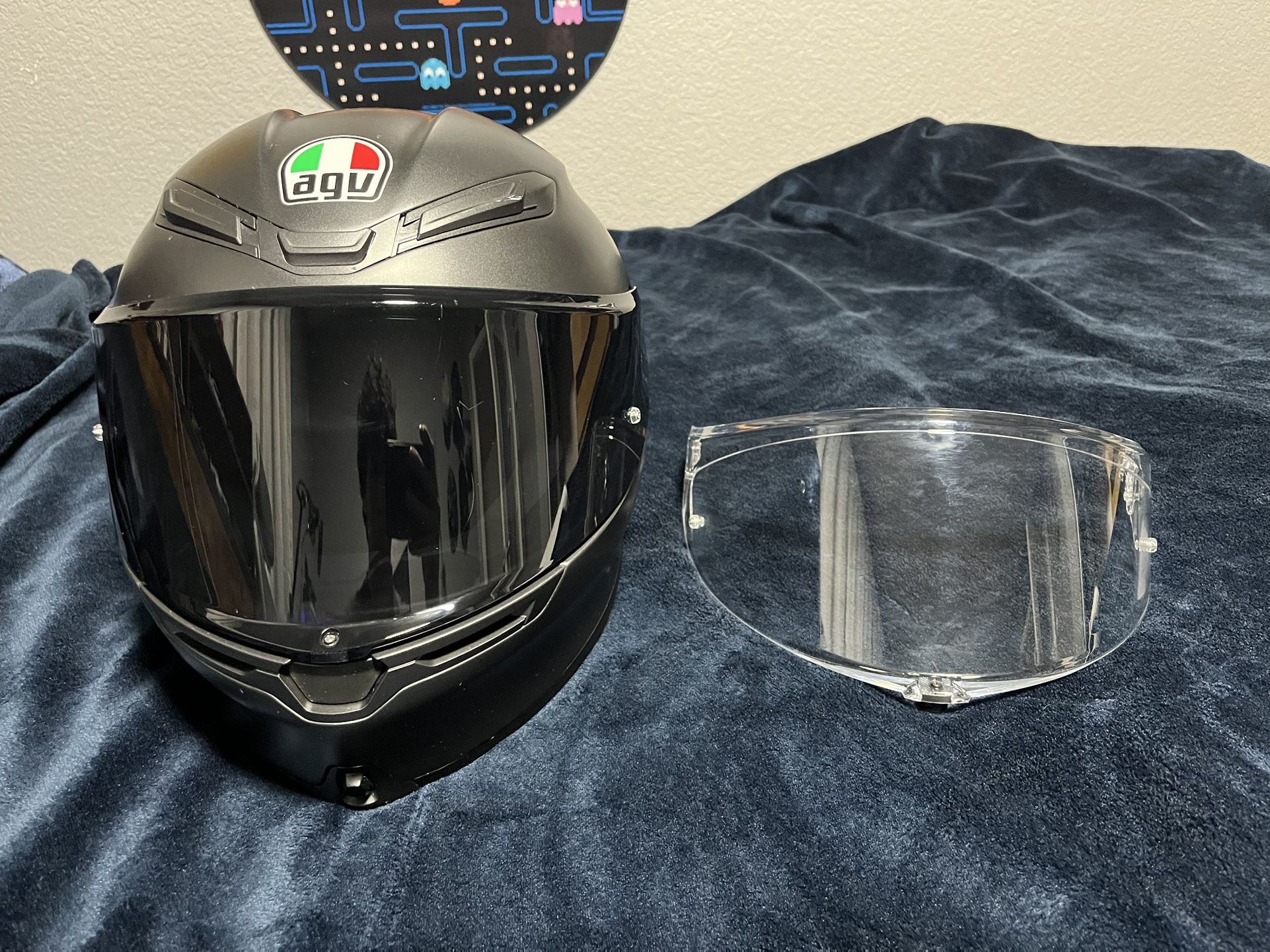 LARGE AGV K6S MOTORCYCLE HELMET WITH TINTED VISOR