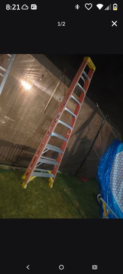 Fiberglass Extension Ladder