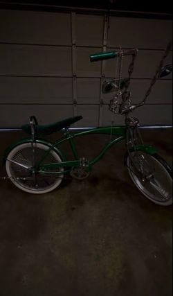 Green lowrider bike