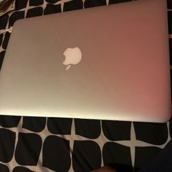MacBook Works Great NOT FREE 