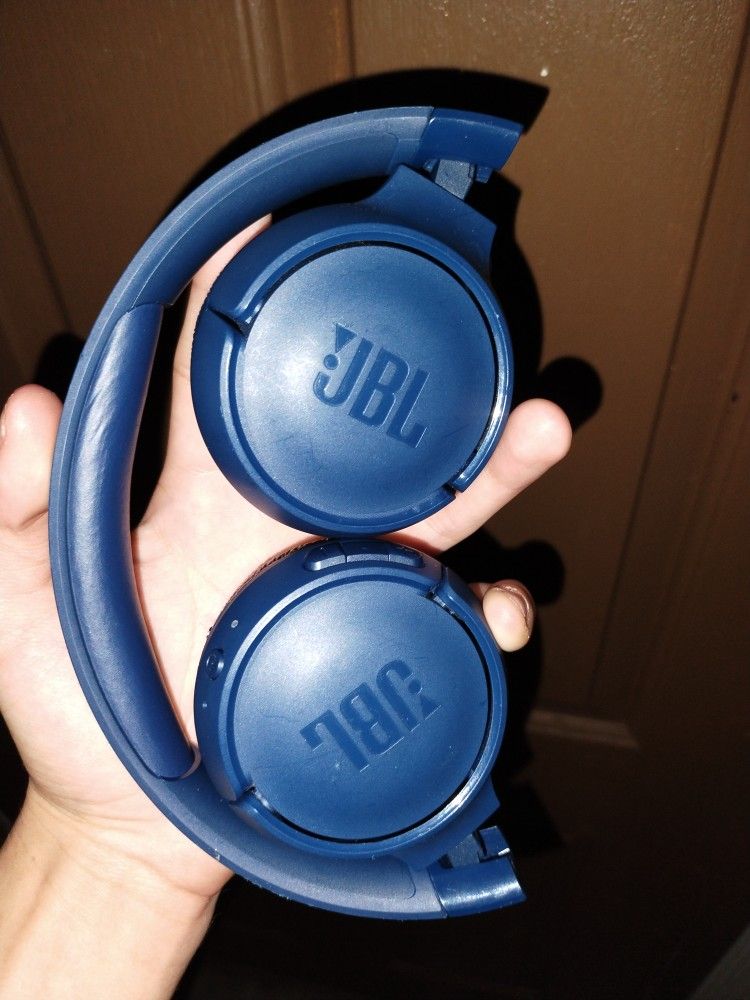 JBL Tune 520BT Headphones
