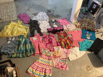 Lots of 5/6 kids dresses/jumpers