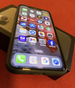 iPhone 11 Pro Max - Unlocked - Like New