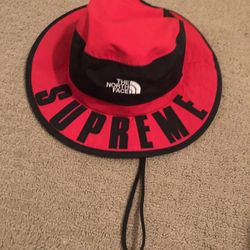 Supreme X The North Face Bucket Hat