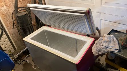 Danby Top Door Freezer Chest 