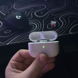 AirPod pro series 2 real charging case