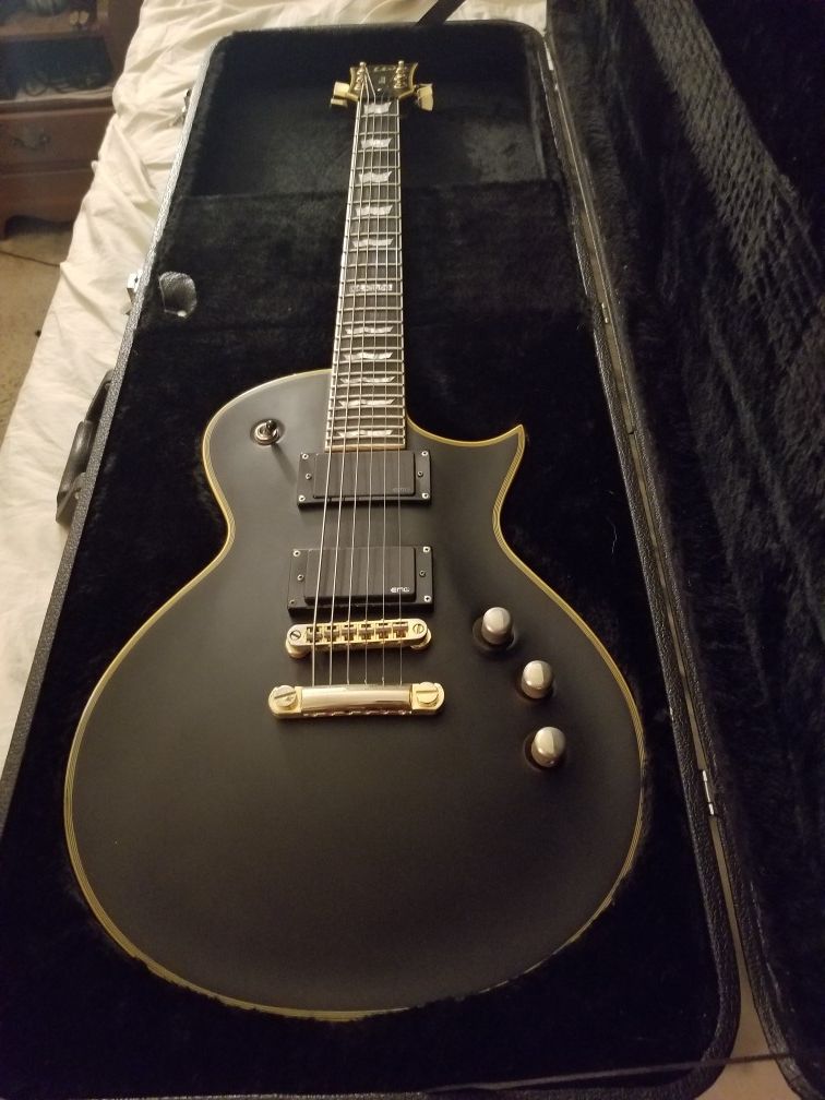 ESP LTD EC 1000 Vintage Black Deluxe w/ Hard Case