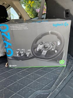 Logitech G920 Racing Wheel and Pedals for Xbox