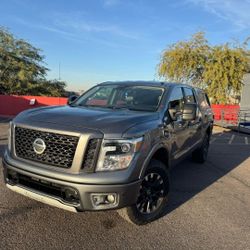 2017 Nissan Titan 