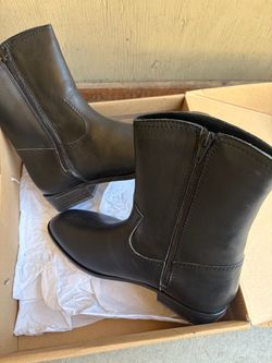 Zara Women’s Leather Boots (New)