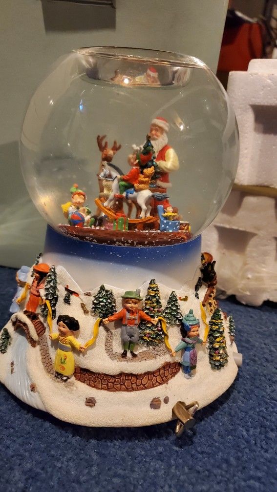 New Tea Light Musical Globe